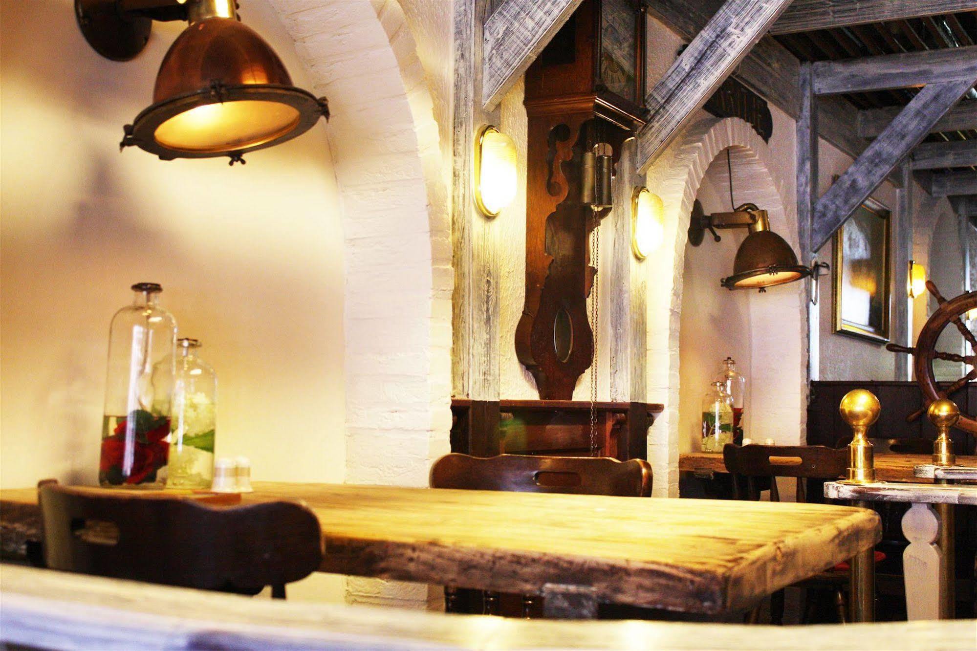 דן הורן Hotel-Restaurant Loodsmans Welvaren Bv מראה חיצוני תמונה